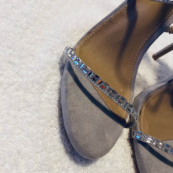 Brand New Suede Heels By EGO - Size 6 - Exact Heel Height 4.5 Inches - Box 48 - Picture 2 of 6